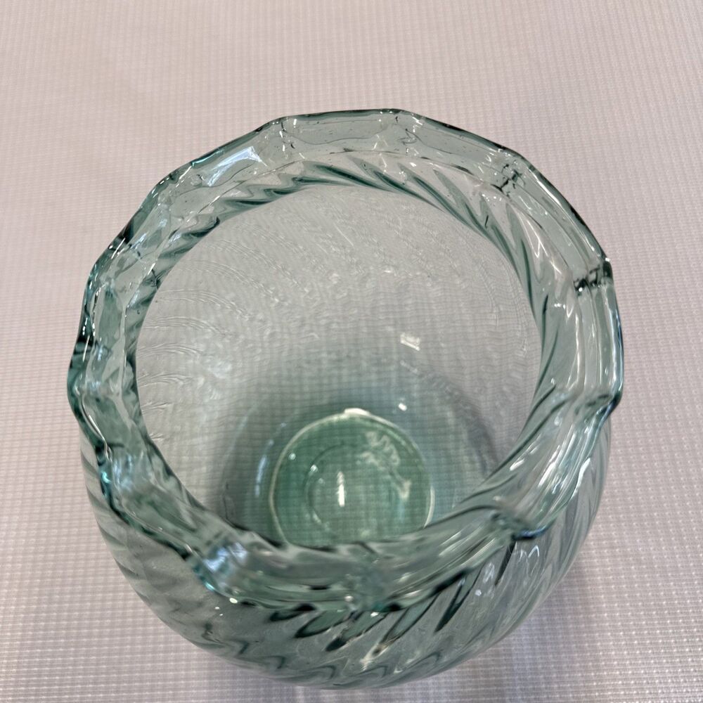 Beautiful Vintage Blue-Green Hand Blown Glass 6.5” Tall - Wide Mouth Vase - Picture 6 of 12